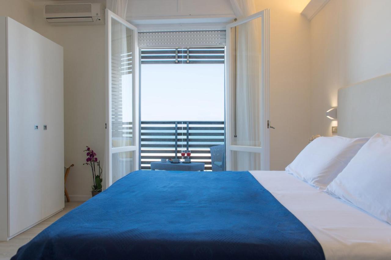 Kiss Beachfront Hotel & Restaurant Cervia Room photo