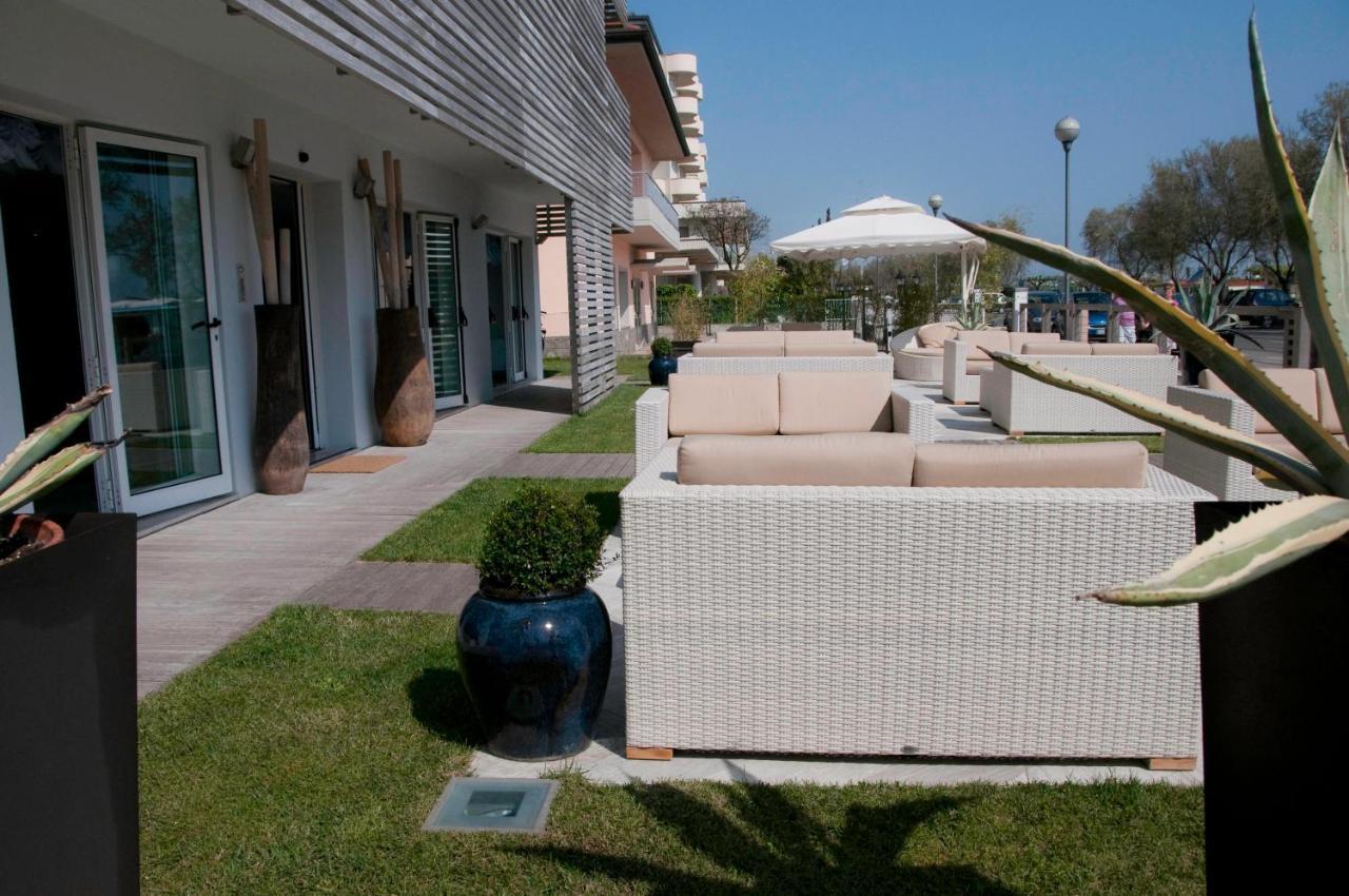 Kiss Beachfront Hotel & Restaurant Cervia Exterior photo