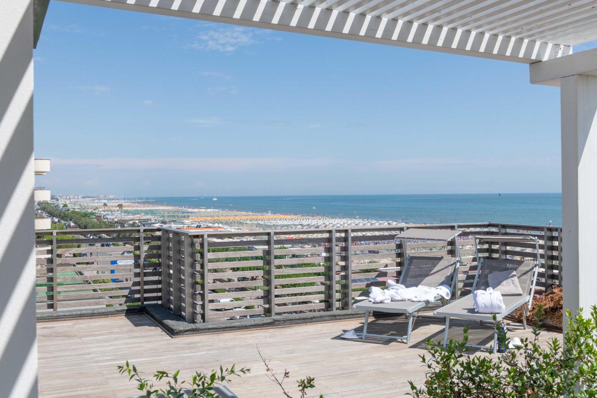 Kiss Beachfront Hotel & Restaurant Cervia Exterior photo