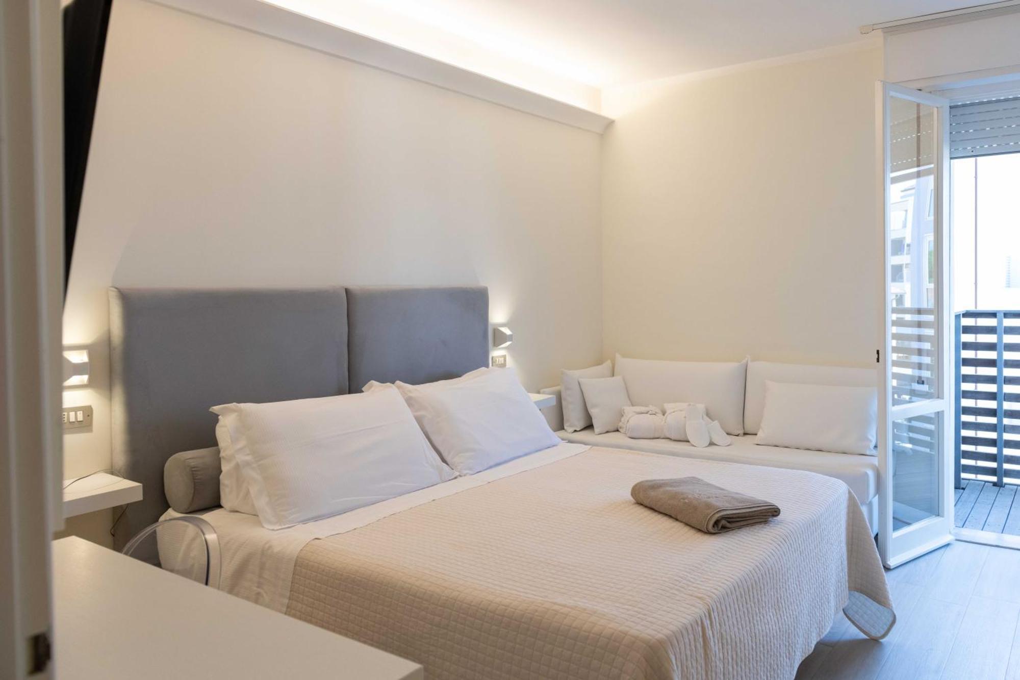 Kiss Beachfront Hotel & Restaurant Cervia Exterior photo