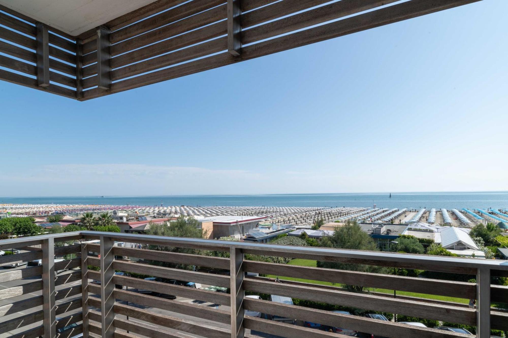 Kiss Beachfront Hotel & Restaurant Cervia Exterior photo
