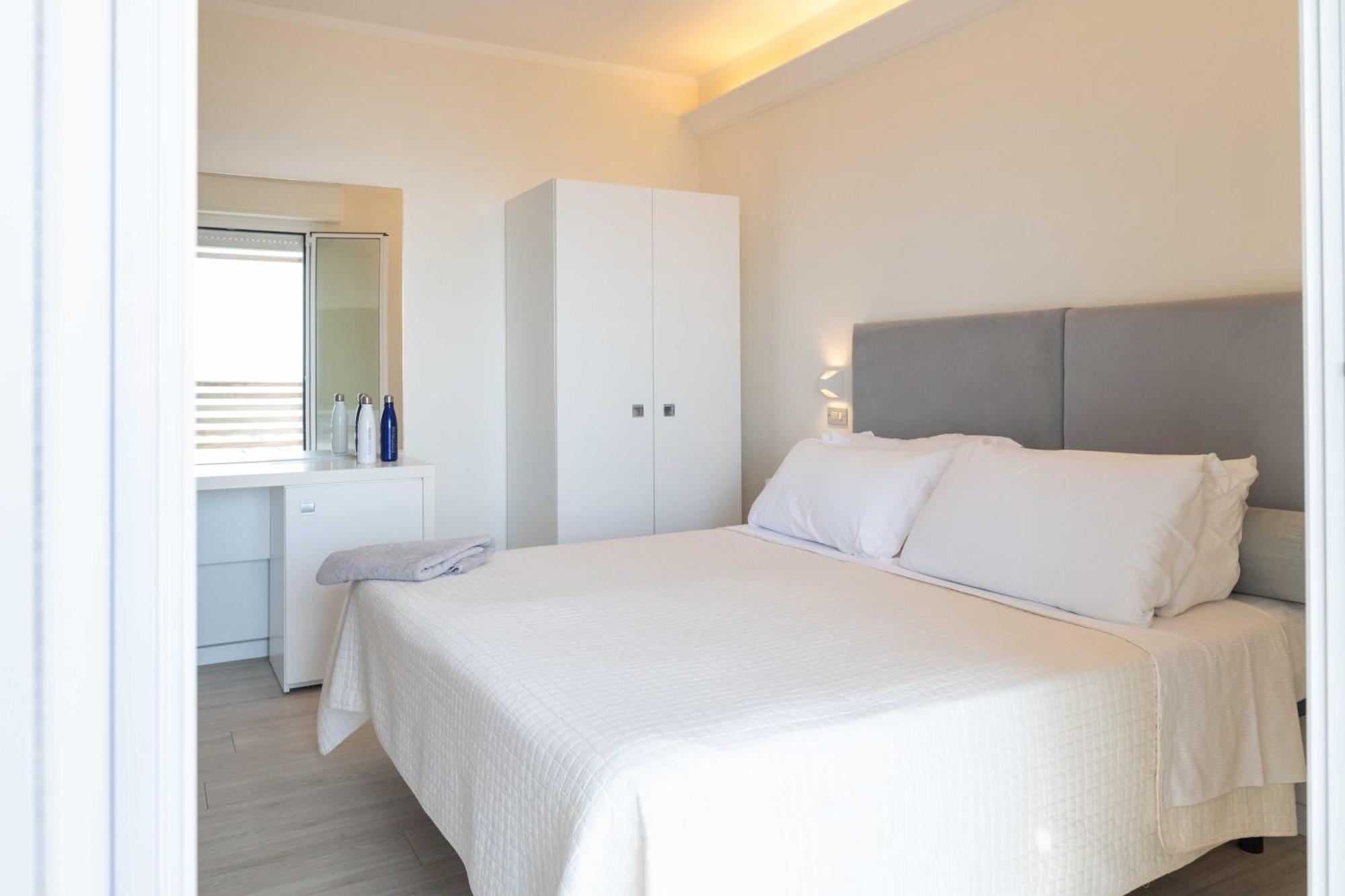 Kiss Beachfront Hotel & Restaurant Cervia Exterior photo