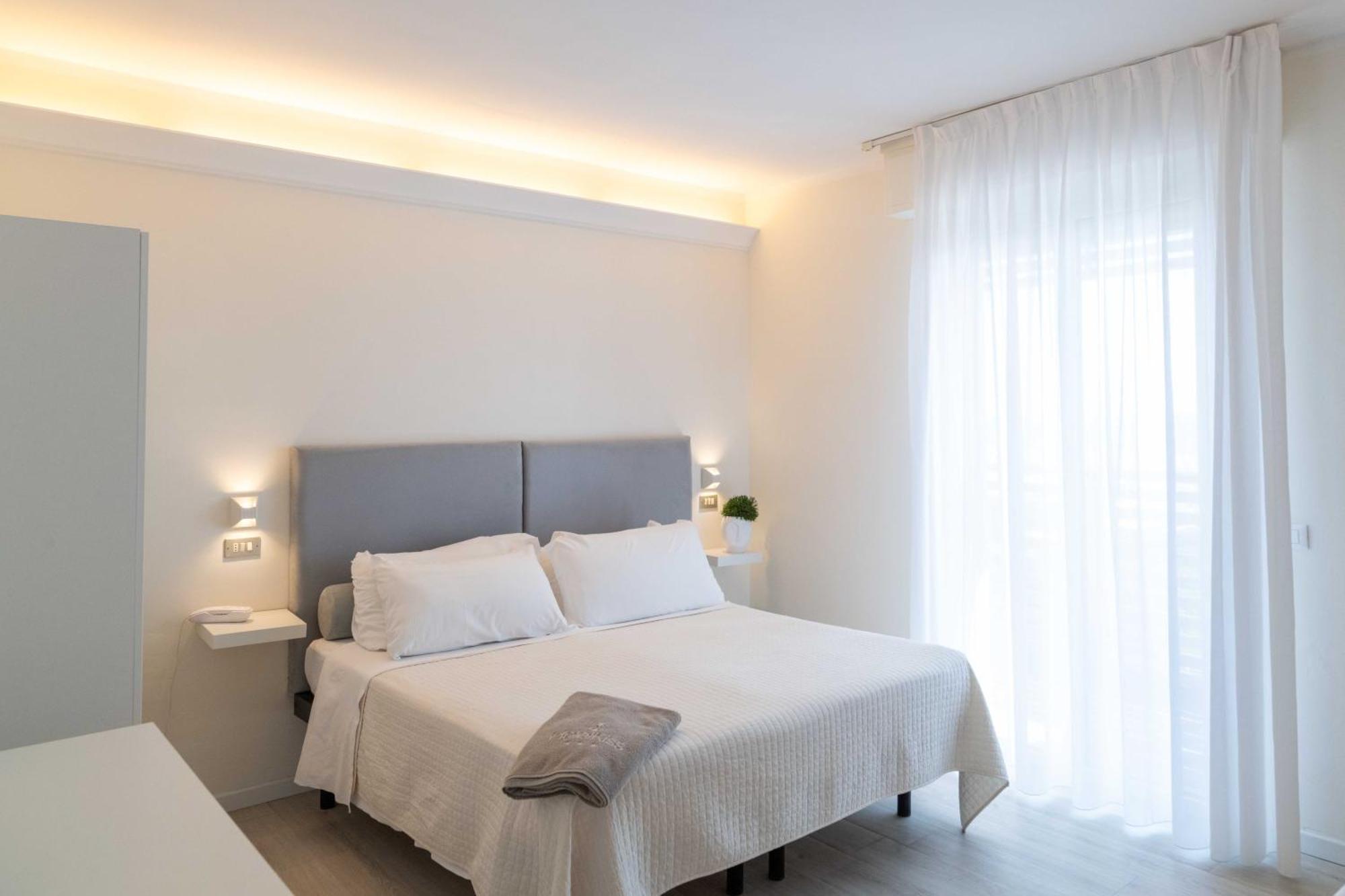 Kiss Beachfront Hotel & Restaurant Cervia Exterior photo
