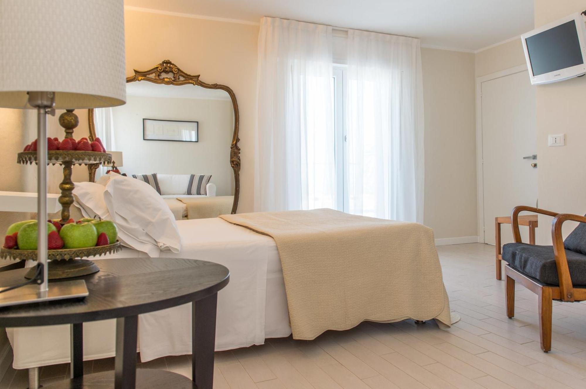 Kiss Beachfront Hotel & Restaurant Cervia Room photo